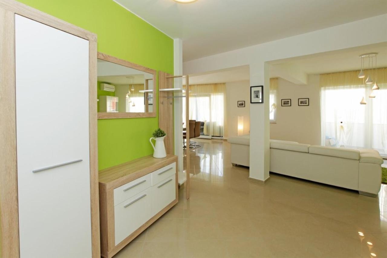 Apartment Bol A6 With Pool From 45 Eur Per Person Exterior photo